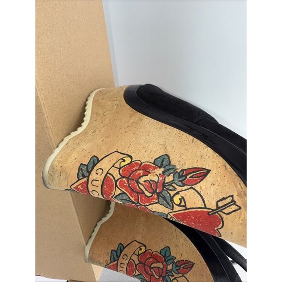 GUCCI READ **Black Suede SlingBack Cork Tattoo Wedge Platform Heel Sandals Sz 8 - Picture 3 of 14